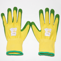 Gants de sécurité pour jeunes SUNCEND personnalisables en gros, haute qualité, 13 jauges, en polyester, avec paume enduite de mousse de latex verte et doublure jaune