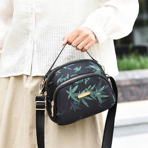 Sac à bandoulière noir en forme de coquille pour femmes, sac à bandoulière avec fermeture éclair, fourre-tout de voyage en plein air durable, capacité supérieure à 3L, YZ8717 - Product Image 3