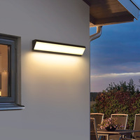 Lampe murale LED solaire extérieure étanche pour entrées de villas et allées de jardins, indice IP65, unité intégrée séparée