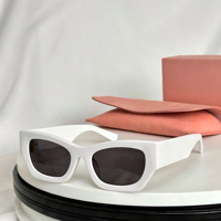 Lunettes de soleil rétro unisexes à monture carrée épaisse avec verres dégradés, style vintage, polarisées, protection UV, violet rouge