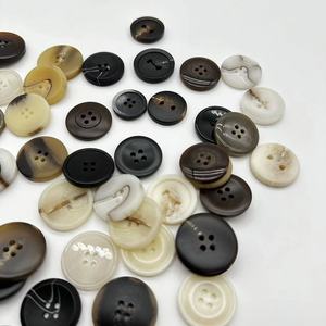 Bán Buôn Tùy Chỉnh Hai Hoặc Bốn Lỗ Áo Sơ Mi Nút Tùy Chỉnh Khắc Biểu Tượng Nhựa Nút Cho Quần Áo Áo Len - Product Image 3