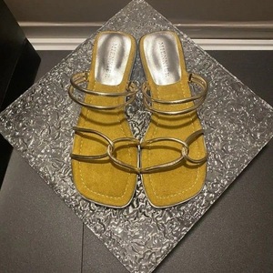 Sandales plates argentées style français pour femme, nouvelle collection 2026, sandales d'extérieur tendance au charme féerique - Product Image 2