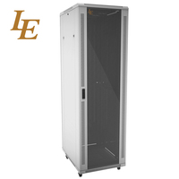Armoire de serveur 19 pouces 32U 800*800 en acier SPCC, capacité 800 kg, en stock