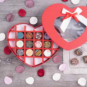 Boîte à chocolat en carton personnalisée <span class=keywords><strong>de</strong></span> qualité supérieure en forme <span class=keywords><strong>de</strong></span> cœur à deux pièces avec insert en plastique aseptique, emballage cadeau réutilisable et écologique - Product Image 5