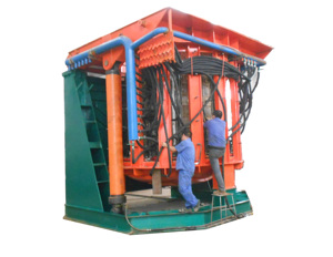 Four de fusion hydraulique à <span class=keywords><strong>induction</strong></span>, 15 tonnes, <span class=keywords><strong>coque</strong></span> en acier - Product Image 1