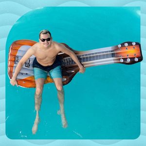 Flotador Inflable de PVC con Forma de Guitarra para Niños, 88 L x 30 W, Diseño Divertido - Product Image 3
