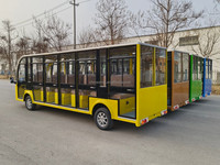 Navette touristique électrique à basse vitesse avec cabine fermée et fenêtres en verre, adaptée au transport en toute saison dans les zones touristiques