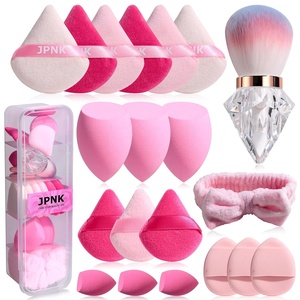 ฟองน้ำแต่งหน้า JPNK 20 ชิ้น ชุดแปรงคาบูกิ ฟองน้ำรองพื้น แปรงปัดแป้งฝุ่น ฟองน้ำแต่งหน้ารูปสามเหลี่ยม พร้อมกล่อง - Product Image 1