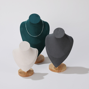 Lot de 3 présentoirs de luxe pour colliers et pendentifs, en suède et velours, pour bijoux, accessoires de présentation en cuir et velours de luxe - Product Image 1