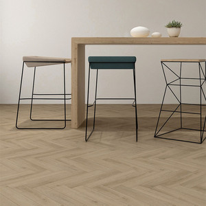 Revêtement de sol en plastique imperméable LVT SPC avec verrouillage par clic de luxe Conception en arête de poisson avec aspect en bois Carreau de vinyle de luxe à cliquer - Product Image 4