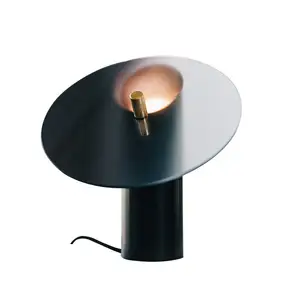 독특한 블랙 디자인 램프 현대 Tafellamp 북유럽 Slaapkamer 현대 테이블 램프 거실