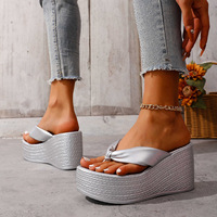 Sandales compensées légères en PU satiné antidérapantes à nœud sur le dessus pour femmes grandes tailles – Tendance mode été
