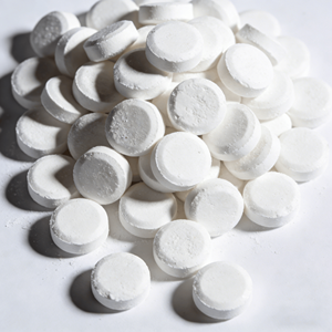Pastilles de <span class=keywords><strong>chlore</strong></span> stabilisées à libération lente pour <span class=keywords><strong>piscine</strong></span> 200g certifiées EPA pour piscines extérieures, diverses tailles - Product Image 2
