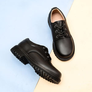 حذاء ولادي من جلد البقر بتصميم بريطاني، حذاء مدرسي لربيع وخريف وشتاء، برباط ونعل ناعم، خفيف ومريح ويسمح بالتهوية - Product Image 6