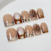 Lot de 10 faux ongles carrés courts œil de chat faits à la main, avec breloques florales 3D de qualité salon, vente en gros