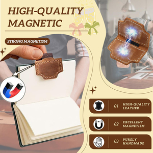 Segnalibro Magnetico Personalizzato in Pelle con Iniziali, Portapenne Integrato, per Lettori, Donne, Uomini, Insegnanti, Amanti dei Libri - Product Image 4