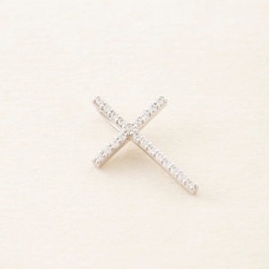 Colar de Luxo com Pingente de Cruz Cravejado em Ouro 18K e Diamantes, Joia Religiosa Brilhante para Presente de Casamento ou Festa - Product Image 2