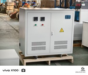 Transformateur triphasé à isolation sèche 100kVA-500kVA 380V/415V vers 400V/380V/240V à enroulement cuivre/aluminium pour usage industriel - Product Image 1