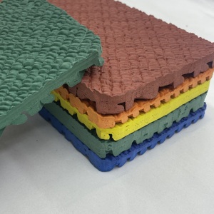 Rollo de pista de atletismo de goma prefabricado de color de 9mm-13mm aprobado por la IAAF para estadio y pista de jogging - Product Image 2