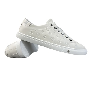 Sneakers en <span class=keywords><strong>cuir</strong></span> <span class=keywords><strong>blanc</strong></span> pour homme de luxe, motif floral, fermeture à lacets, chaussures tendance haut de gamme, toutes saisons - Product Image 1