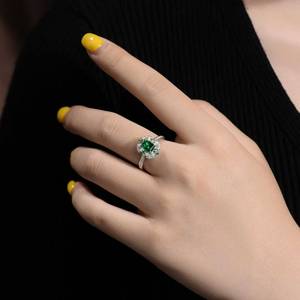 Anillo de Esmeralda natural con incrustaciones de oro de 18 quilates con 54 diamantes blancos brillantes, total de 0,401 quilates y 4 granates de tsavorita, joyería con piedras preciosas - Product Image 3