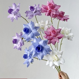 Rosa de Seda Artificial de 3 Cabezas, Flor Hecha a Mano con Impresión 3D, Accesorios para Fotografía de Bodas y Exteriores - Product Image 1