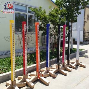 Blocco di salto in alluminio colorato per salto a cavallo con pista Keyhole - Product Image 3