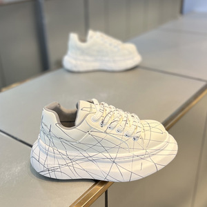 Nouvelles baskets décontractées en cuir pour hommes, collection automne 2026, style créateur, semelle épaisse, plateforme surélevée, chaussures de marche pour hommes - Product Image 1