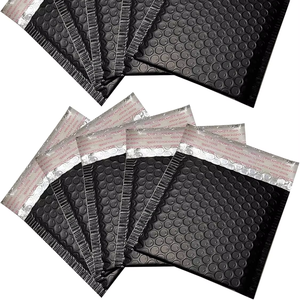 Enveloppes à bulles violettes rembourrées, épaisseurs renforcées, auto-adhésives, pour expédition sécurisée, emballage professionnel, protection supplémentaire. - Product Image 1