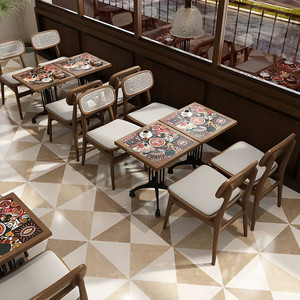 Table de restaurant pliable en tuiles patchwork vintage colorées, chaise en noyer perforée ajourée, petit mobilier de café occidental, vente en gros - Product Image 4
