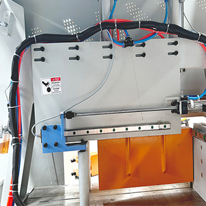 Scie à bras radial automatique industrielle pour le sciage <span class=keywords><strong>de</strong></span> <span class=keywords><strong>bois</strong></span>, <span class=keywords><strong>avec</strong></span> rails <span class=keywords><strong>de</strong></span> guidage doubles, machine <span class=keywords><strong>de</strong></span> coupe transversale <span class=keywords><strong>de</strong></span> grande section pour la fabrication <span class=keywords><strong>de</strong></span> <span class=keywords><strong>palettes</strong></span> - Product Image 4