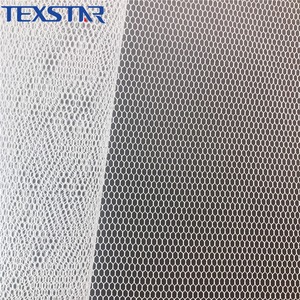 Tissu en <span class=keywords><strong>tulle</strong></span> 100 % polyester pour doublure, maille hexagonale rigide, tissu textile en maille pour vêtements et robes - Product Image 4