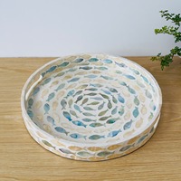 Plateau de service en bois moderne, écologique et durable, incrustation nacre, motif floral nature morte, laqué, décoratif pour Diwali et mariage