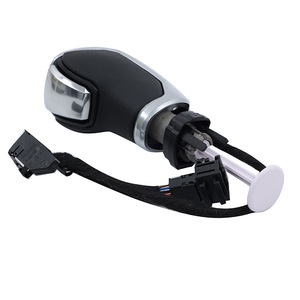 Palanca de Cambios Automática Volkswagen con LED, Cuero Ergonómico, Compatible con Varios Autos FCXN-D83 - Product Image 1