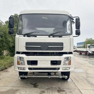 Camión Cisterna de Agua Chengli 6X4 de 18, 20 y 25 Toneladas, Camión Cisterna con Aspersor en Venta - Product Image 4