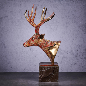 Tête de cerf personnalisée avec bois de cerf, sculpture animale, renne décoratif en métal pour table de Noël avec base carrée pour la décoration intérieure - Product Image 2
