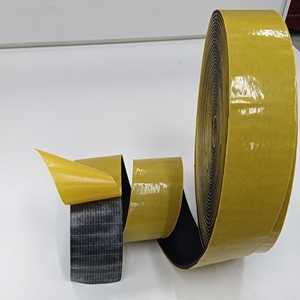 Nastro autoadesivo in schiuma di gomma che conferisce un'elevata resistenza allo stampaggio e proprietà termoisolanti elastomeriche - Product Image 2
