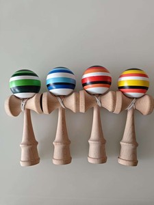 Jeu de Kendama en bois multicolore <span class=keywords><strong>pour</strong></span> toute la famille : idéal <span class=keywords><strong>pour</strong></span> les enfants, les adolescents et les adultes, parfait comme cadeau d'<span class=keywords><strong>anniversaire</strong></span>, favorise la coordination œil-main et l'entraînement des compétences. - Product Image 4