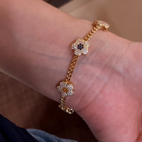 JINSEO Damen Old Money Fünf-Blumen-Charm-Armband 18K Vergoldet 925 Silber Kubisches Zirkonia Luxus-Geschenk Schmuck Boutique Klein