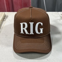 Gorra Trucker OEM de 5 Paneles con Visera Plana, Nueva Llegada, de Algodón Sólido, Colores Sólidos, Estructurada, con Cierre a Presión, Bordado 3D Personalizado, RIG Marrón Oscuro
