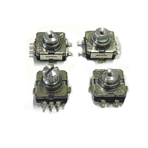 Encoder Rotatorio Incremental de 360 Grados, 6mm de Diámetro, Mango Metálico, Interruptor Micro Patch Pin, Comunicación RS-485, Interruptor SPST, Negro - Product Image 1