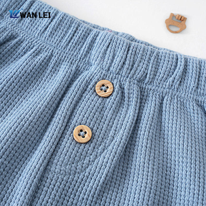 Bộ đồ bé trai 3 món gồm áo thun jersey 210gsm, áo gile và quần đùi chất liệu vải waffle, 60% <span class=keywords><strong>cotton</strong></span> 40% polyester, dành cho bé 0-2 tuổi, có thể mặc đồ đôi với cả gia đình. - Product Image 5