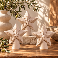 Sculpture d'étoile en céramique beige, objet décoratif géométrique pour la décoration moderne de la maison et la présentation sur table