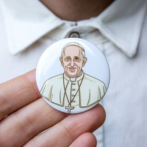 Nella memoria amorevole foto personalizzata devota <span class=keywords><strong>papa</strong></span> francesco risvolto a bottone con ali d'angelo commemorative perni funebri In memoria della celebrazione della vita - Product Image 2