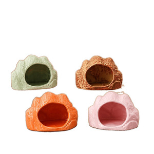 Grande cachette rafraîchissante pour hamster en terre cuite brute émaillée au design original - Product Image 5