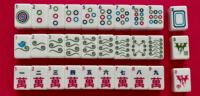 Jeu de tuiles de mahjong américain en acrylique blanc moderne monocouche, motif dessin animé sculpté, portable, durable, écologique, résistant à l'eau