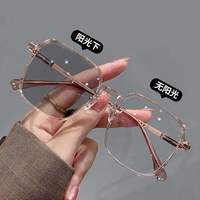 Lunettes photochromiques anti-lumière bleue NYY, monture carrée transparente, verres à transition de couleur pour femmes et hommes, protection UV400