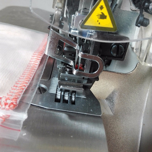 Máquina de Coser Industrial Overlock de Alta Velocidad GDB-747D Usada, 700 Sti/min, Accionamiento Directo, Grosor de Costura de 3.5mm - Product Image 4