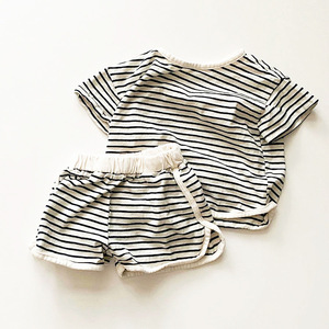 Traje de Verano 2020 Coreano a Rayas de Manga Corta con Pantalones Cortos Casuales - Product Image 2