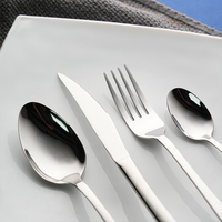 Ensemble de vaisselle de luxe marque personnalisée en acier inoxydable 430 lot de 4 couverts de style simple pour table à manger